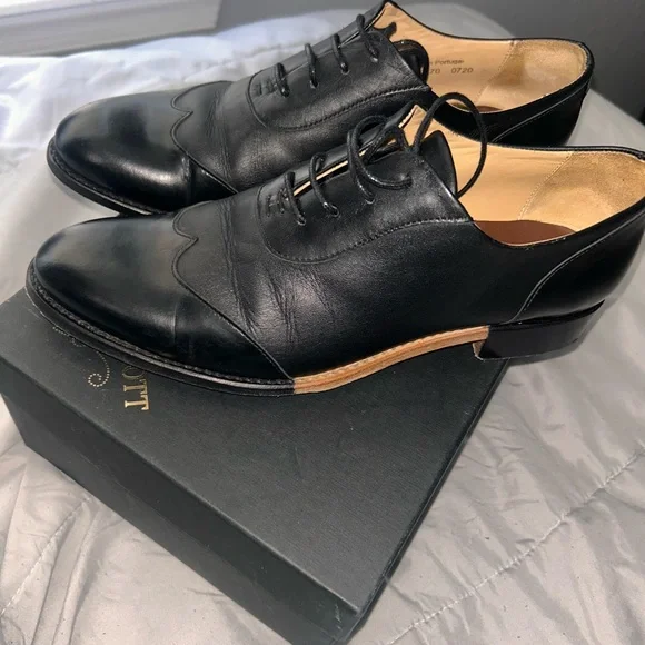 Red and Brown Textured Fabric - Picture 3 of 5